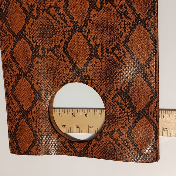 Vintage Inspired Snakeskin Minimalist Style Soft Faux Leather Handbag Clutch - Picture 8 of 12